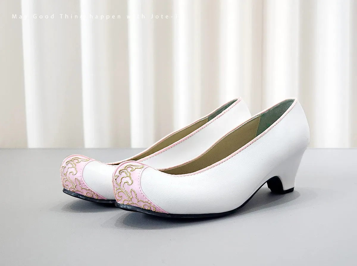 Gold Embroidery Women Wedding Shoes in Pink Kkotshin